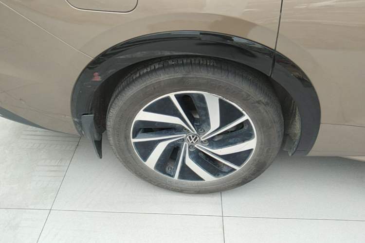 Used Volkswagen Viloran 2020 330TSI Luxury Edition Right Rear Wheel Hub