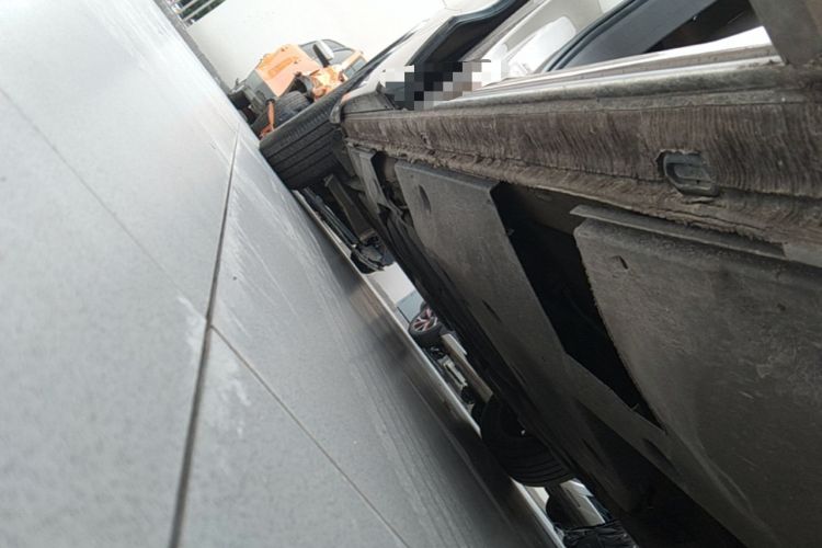 Used Volkswagen Viloran 2020 330TSI Luxury Edition Right Side Sill