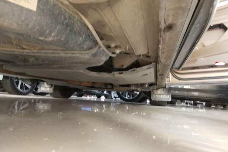 Used Volkswagen Viloran 2020 330TSI Business Edition Right Side Sill