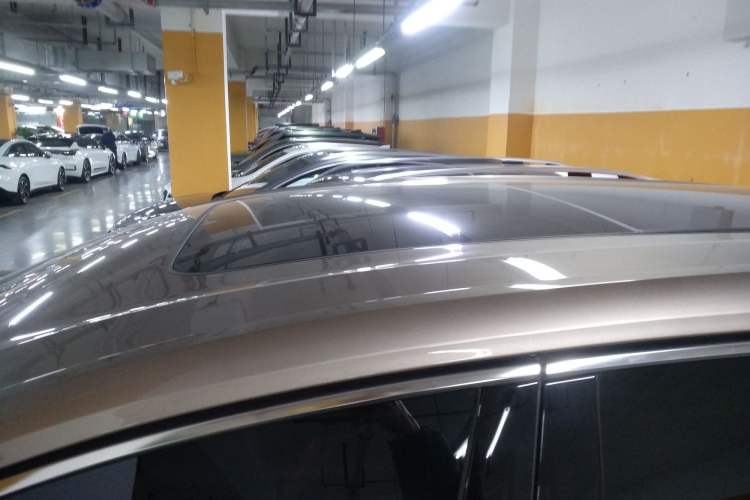 Used Volkswagen Viloran 2020 330TSI Luxury Edition Roof