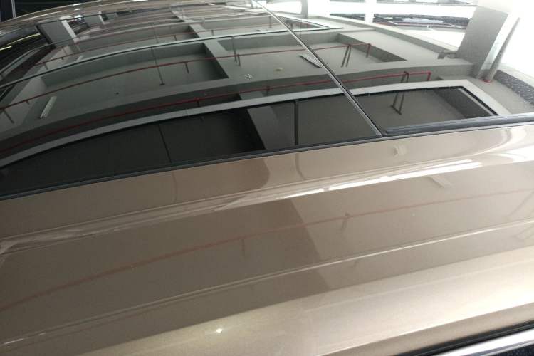 Used Volkswagen Viloran 2020 330TSI Business Edition Roof