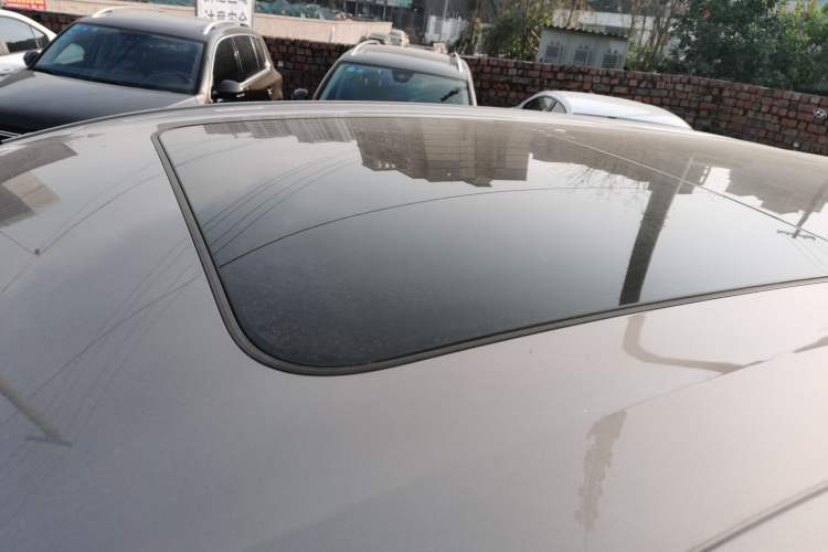 Used Volkswagen Viloran 2020 330TSI Business Edition Roof