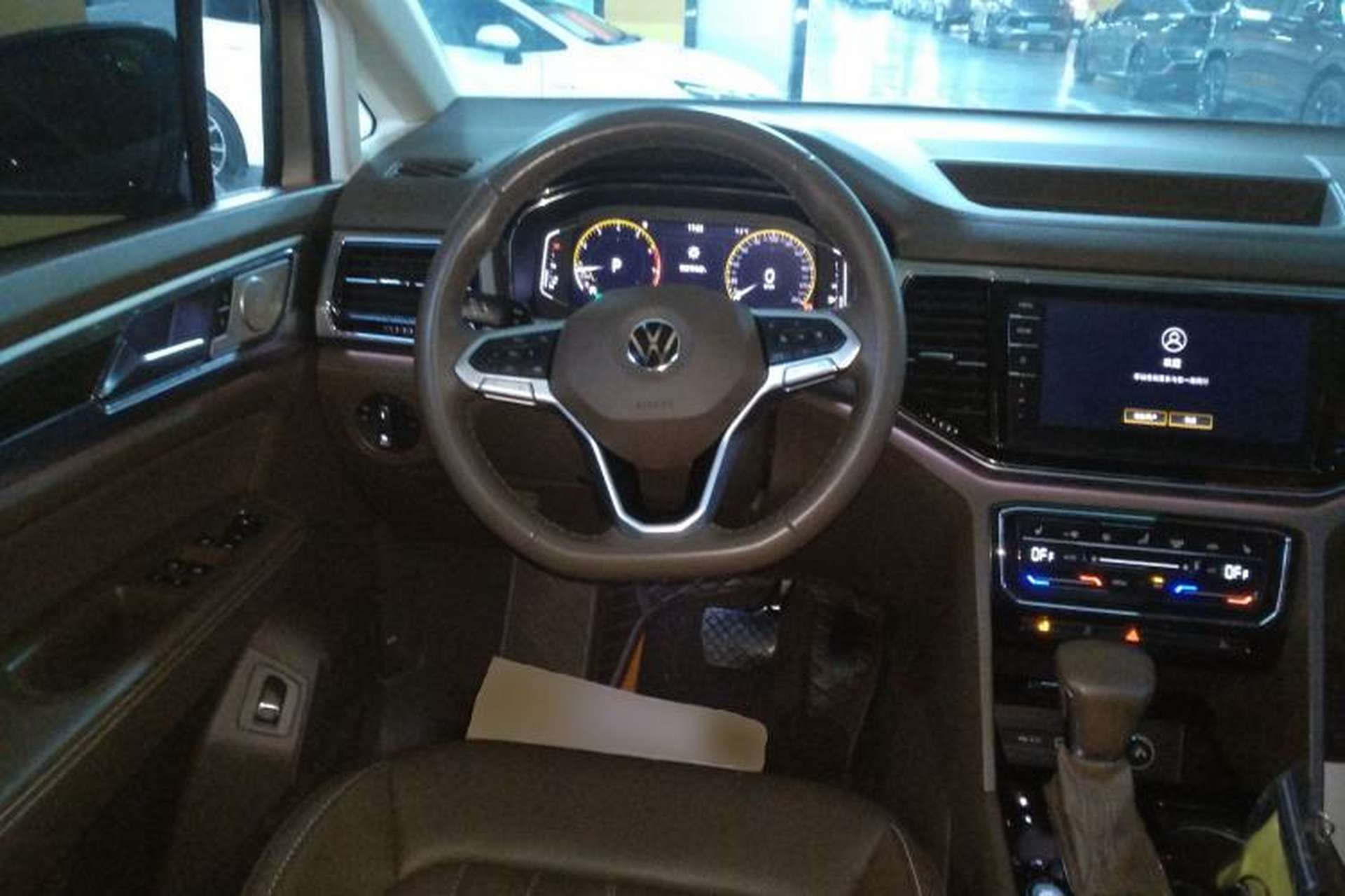 Used Volkswagen Viloran 2020 330TSI Luxury Edition Steering Wheel
