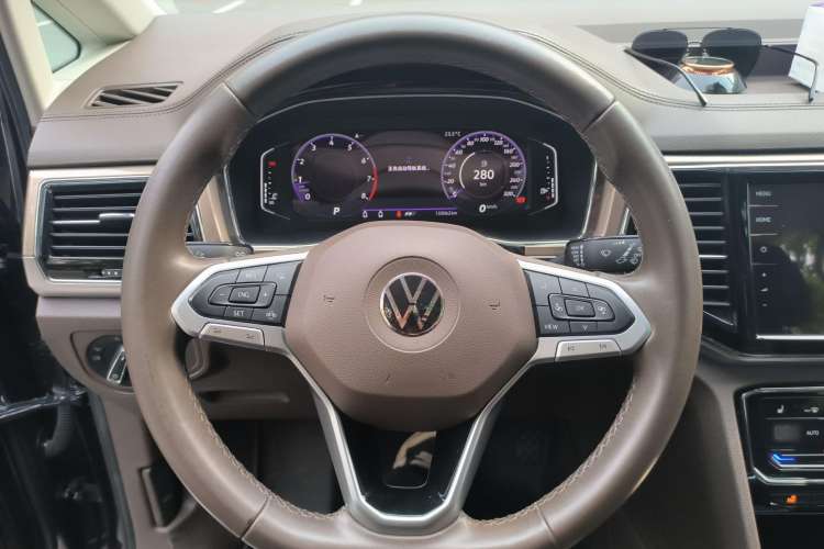 Used Volkswagen Viloran 2020 330TSI Luxury Edition Steering Wheel