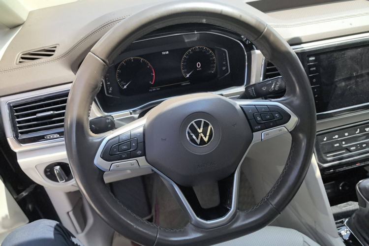 Used Volkswagen Viloran 2020 330TSI Luxury Edition Steering Wheel