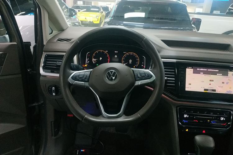 Used Volkswagen Viloran 2020 330TSI Luxury Edition Steering Wheel