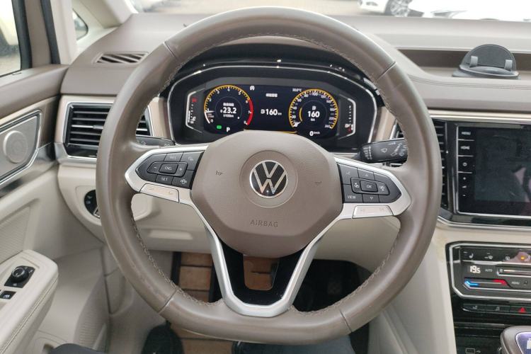 Used Volkswagen Viloran 2020 330TSI Luxury Edition Steering Wheel