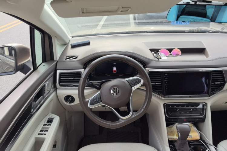 Used Volkswagen Viloran 2020 330TSI Luxury Edition Steering Wheel