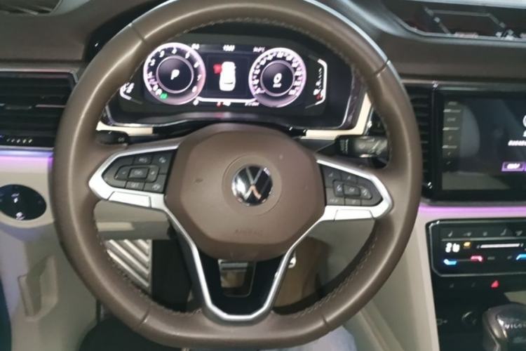 Used Volkswagen Viloran 2020 330TSI Luxury Edition Steering Wheel