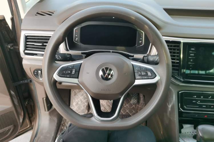 Used Volkswagen Viloran 2020 330TSI Business Edition Steering Wheel