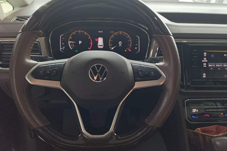 Used Volkswagen Viloran 2020 330TSI Business Edition Steering Wheel