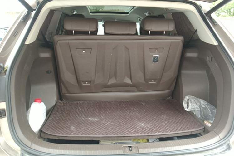 Used Volkswagen Viloran 2020 330TSI Luxury Edition Trunk