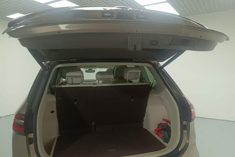 Used Volkswagen Viloran 2020 380TSI Prestige Edition Trunk