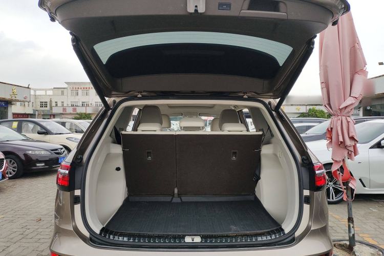 Used Volkswagen Viloran 2020 330TSI Luxury Edition Trunk