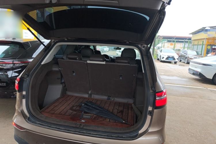 Used Volkswagen Viloran 2020 330TSI Business Edition Trunk