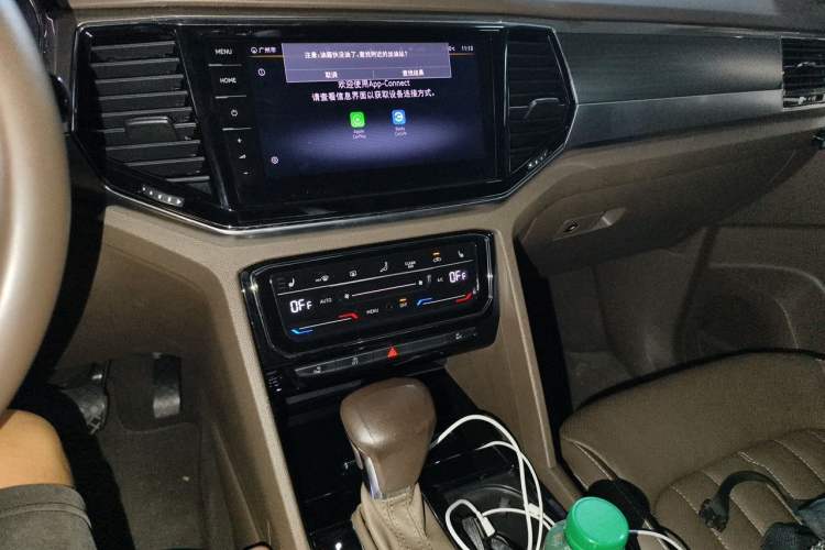 Used Volkswagen Viloran 2020 330TSI Luxury Edition Audio And AC Panel