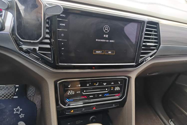Used Volkswagen Viloran 2020 330TSI Luxury Edition Audio And AC Panel
