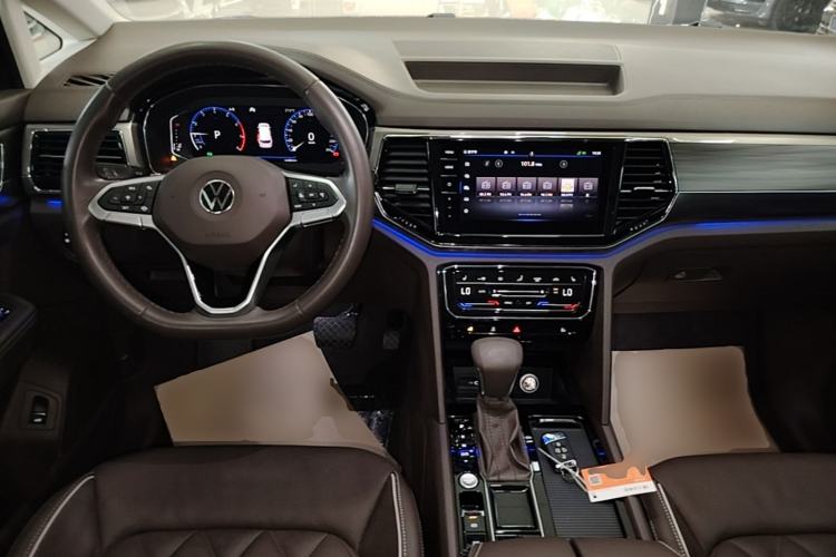 Used Volkswagen Viloran 2020 380TSI Prestige Edition Center Console