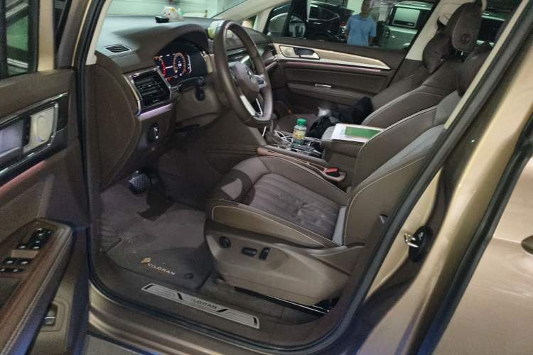 Used Volkswagen Viloran 2020 330TSI Luxury Edition Driver Seat