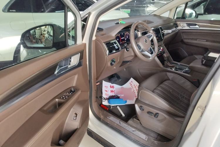 Used Volkswagen Viloran 2020 330TSI Luxury Edition Driver Seat
