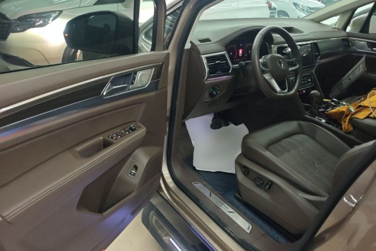 Used Volkswagen Viloran 2020 330TSI Luxury Edition Driver Seat