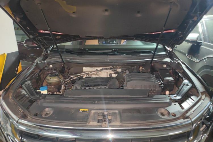 Used Volkswagen Viloran 2020 330TSI Luxury Edition Engine Bay