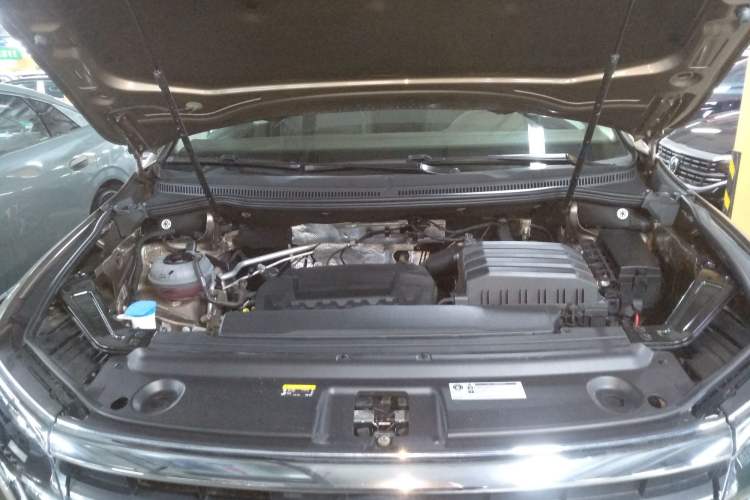 Used Volkswagen Viloran 2020 330TSI Luxury Edition Engine Bay