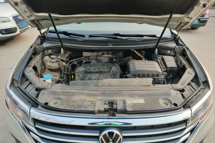Used Volkswagen Viloran 2020 330TSI Luxury Edition Engine Bay