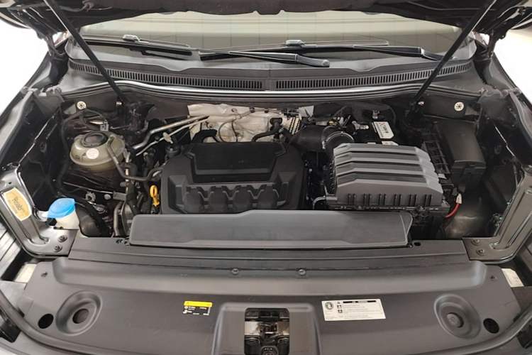 Used Volkswagen Viloran 2020 380TSI Prestige Edition Engine Bay
