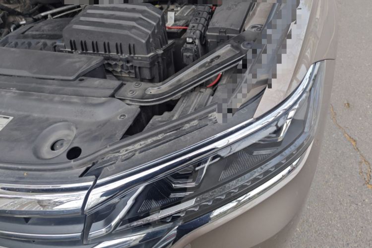 Used Volkswagen Viloran 2020 330TSI Luxury Edition Engine Bay Left
