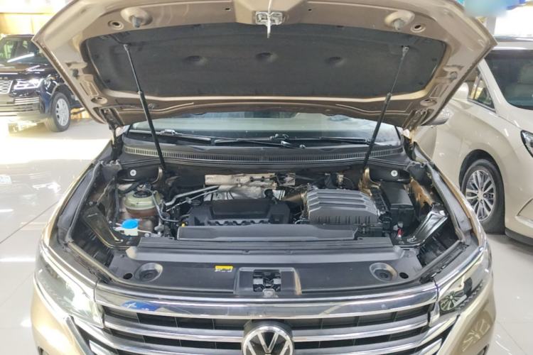 Used Volkswagen Viloran 2020 330TSI Luxury Edition Engine Bay
