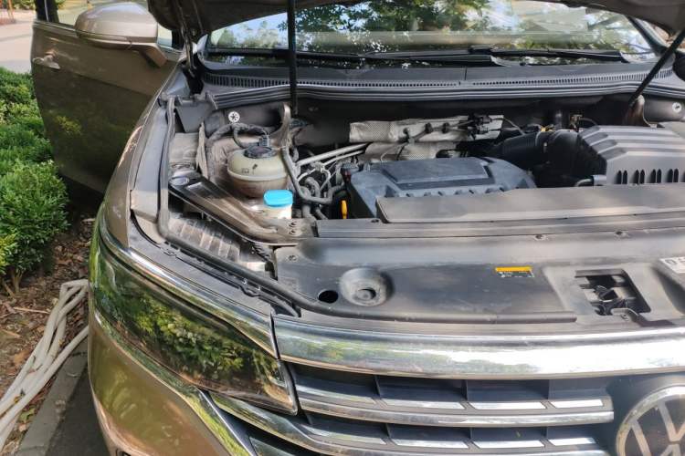 Used Volkswagen Viloran 2020 380TSI Prestige Edition Engine Bay Right