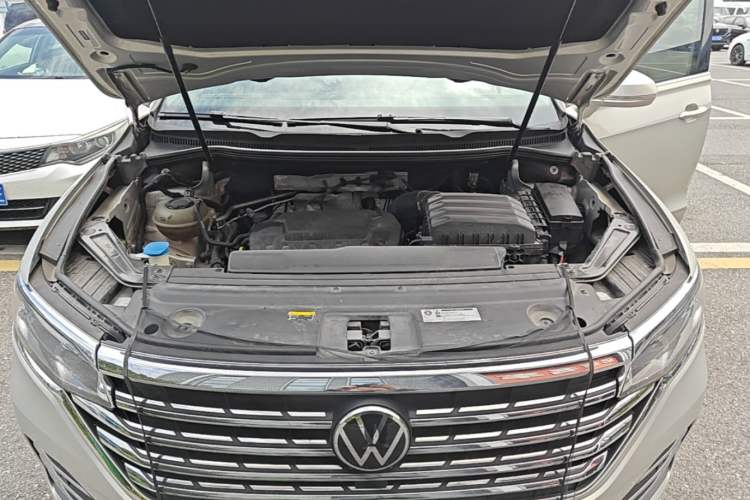 Used Volkswagen Viloran 2020 380TSI Prestige Edition Engine Bay