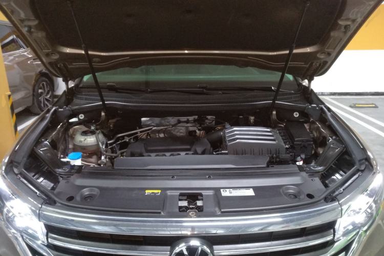 Used Volkswagen Viloran 2020 330TSI Luxury Edition Engine Bay
