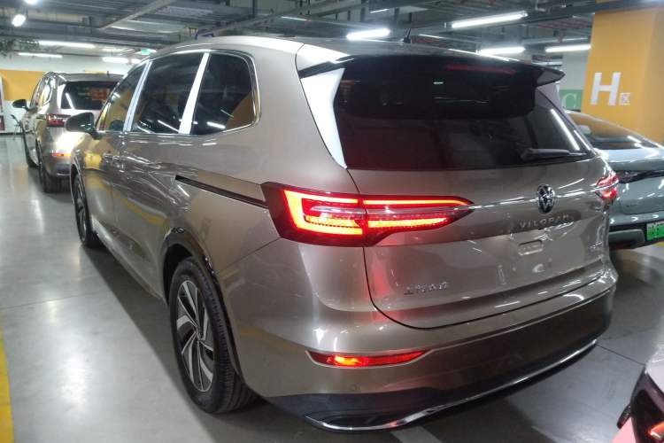 Used Volkswagen Viloran 2020 330TSI Luxury Edition Exterior 3