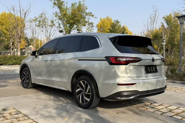 Used Volkswagen Viloran 2020 330TSI Luxury Edition Exterior 4