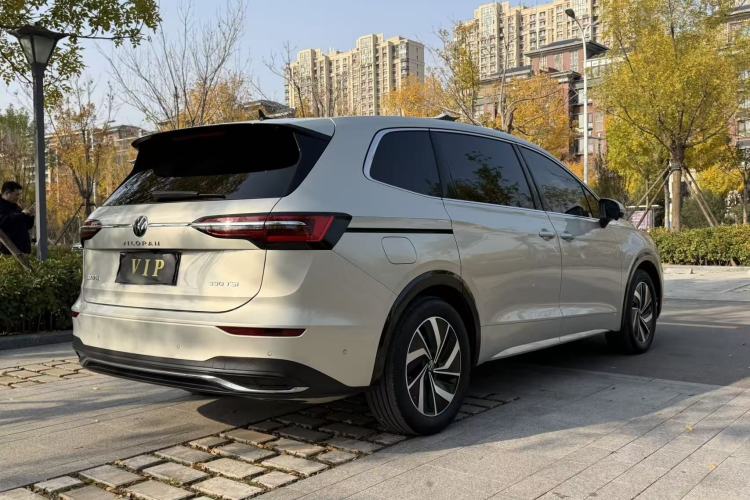 Used Volkswagen Viloran 2020 330TSI Luxury Edition Exterior 6