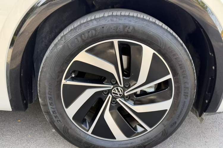 Used Volkswagen Viloran 2020 330TSI Luxury Edition Exterior 7