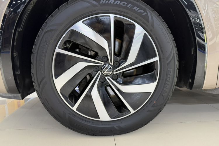 Used Volkswagen Viloran 2020 330TSI Luxury Edition Exterior 8