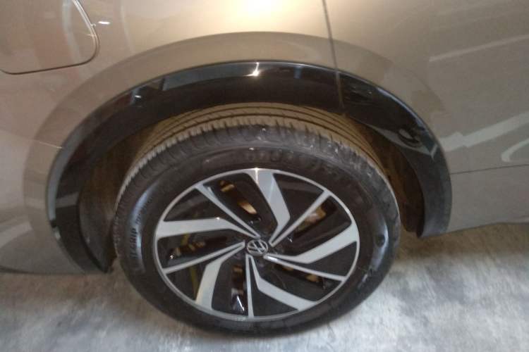 Used Volkswagen Viloran 2020 330TSI Luxury Edition Exterior 8