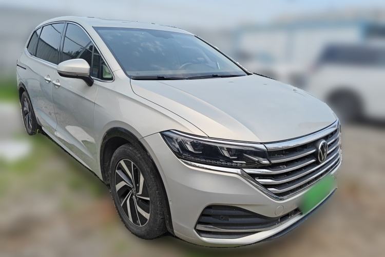 Used Volkswagen Viloran 2020 330TSI Luxury Edition Front Right 45 Deg