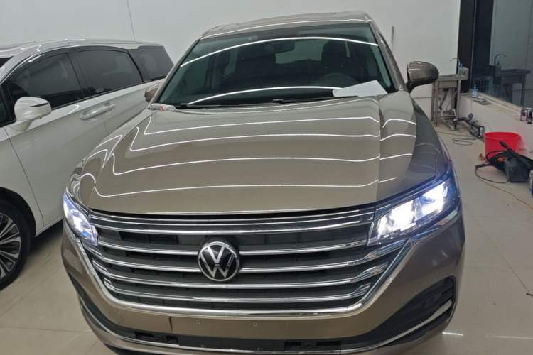 Used Volkswagen Viloran 2020 330TSI Luxury Edition Front