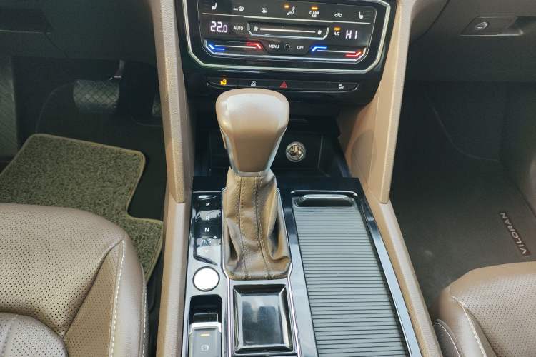 Used Volkswagen Viloran 2020 330TSI Luxury Edition Gear Lever