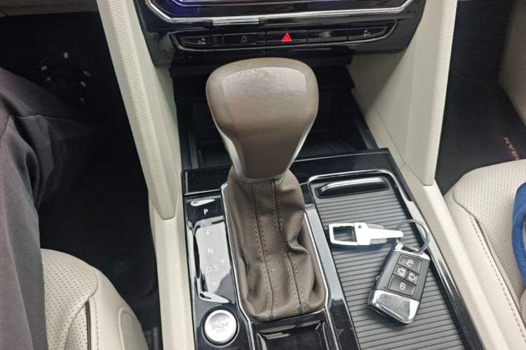 Used Volkswagen Viloran 2020 380TSI Prestige Edition Gear Lever