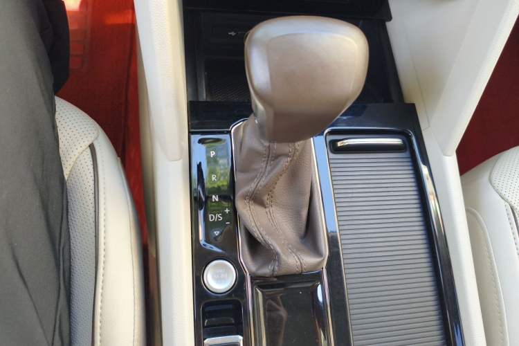 Used Volkswagen Viloran 2020 380TSI Prestige Edition Gear Lever