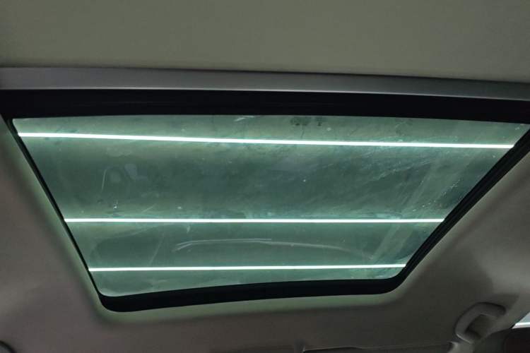 Used Volkswagen Viloran 2020 330TSI Luxury Edition Headliner