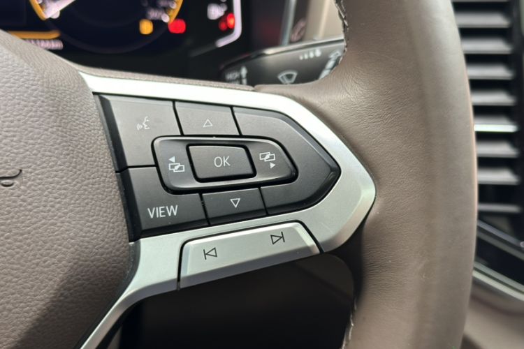 Used Volkswagen Viloran 2020 330TSI Luxury Edition Interior 1