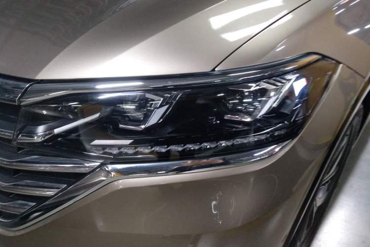 Used Volkswagen Viloran 2020 330TSI Luxury Edition Left Front Headlight