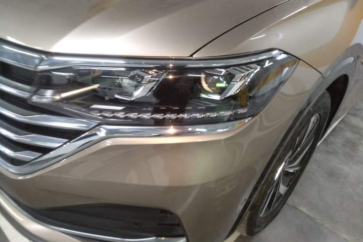 Used Volkswagen Viloran 2020 330TSI Luxury Edition Left Front Headlight