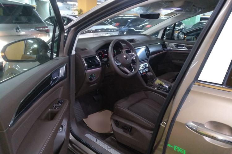 Used Volkswagen Viloran 2020 330TSI Luxury Edition Left Front Seat